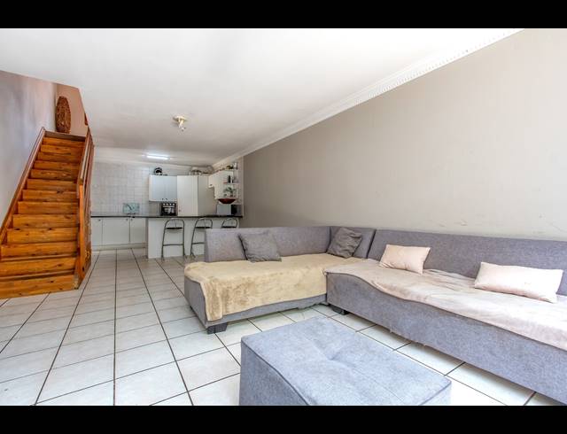 4 BEDROOM TOWNHOUSE RENTED IN ALLEN'S NEK